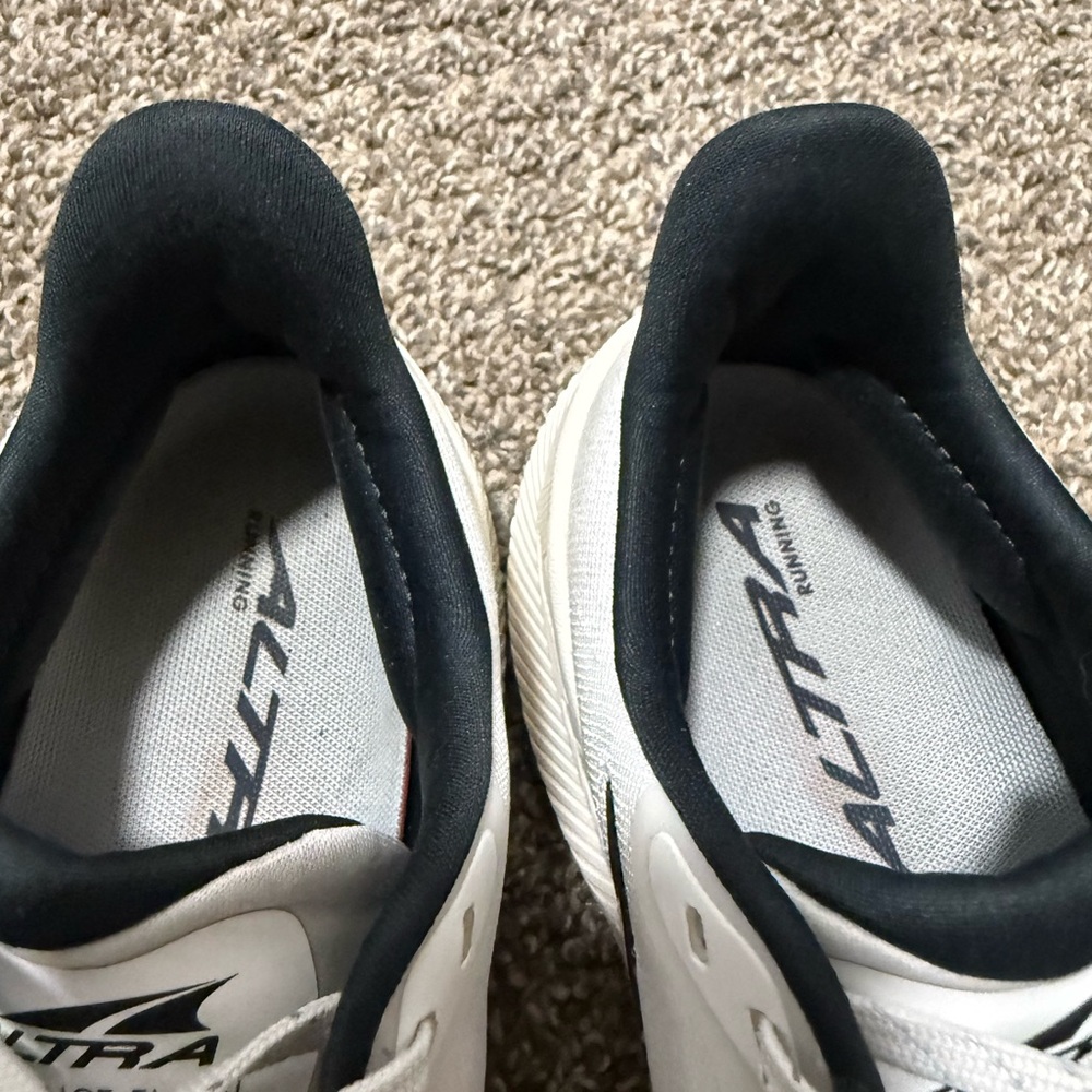 Altra Experience Flow Women's Cream Athletic Shoes - Picture 9 of 11